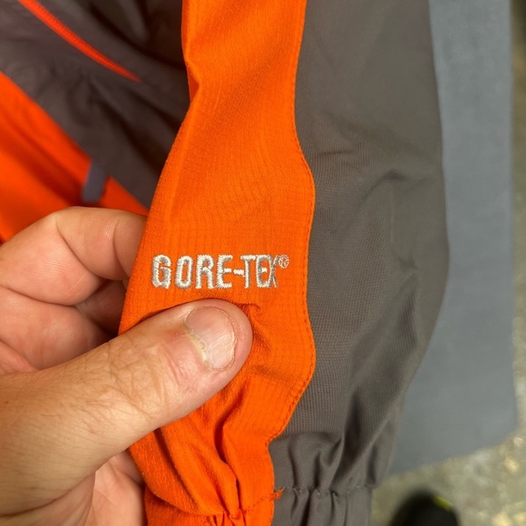 The North Face XL Orange and Gray Gore-Tex Waterproof Rain Jacket - Picture 4 of 6